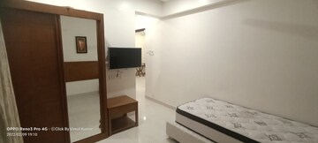 Furnished Amenities in 1 BHK Apartment at Meghana Apartment, Lower Parel – for Rent