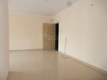 Room in 3 BHK Apartment at Goyal Lakshchandi Heights, Goregaon East – for Rent