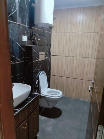 Bathroom in 1 BHK Builder Floor at Saket – for Rent