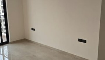 Room in 1 RK Apartment at Omaxe Hazratganj Residency, Gomti Nagar – for Rent