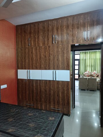 Room in 3 BHK Builder Floor at Dhakoli Village – for Rent