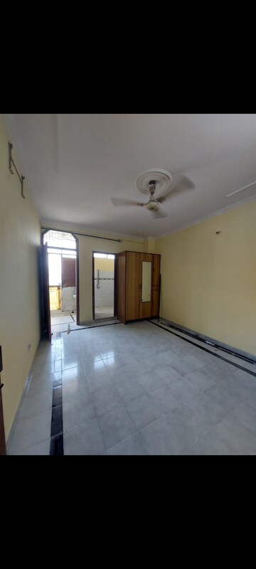 Room in 2 BHK Apartment at Sarita Vihar – for Rent