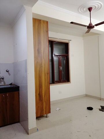 Room in 1 BHK Builder Floor at Saket – for Rent