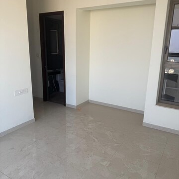 Room in 2 BHK Apartment at Kalpataru Paramount, Majiwada – for Sale