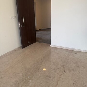 Room in 2 BHK Apartment at Kalpataru Paramount, Majiwada – for Sale