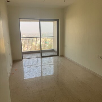 Room in 2 BHK Apartment at Kalpataru Paramount, Majiwada – for Sale