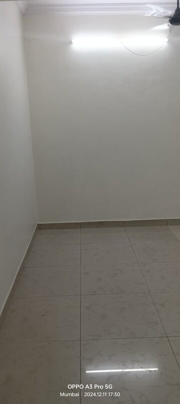 Room in 1 BHK Apartment at Malad Apartment, Malad West – for Rent