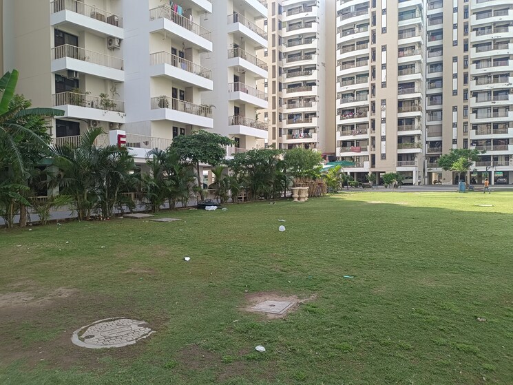 Garden, golden-sand-apartments 3 Bedroom 1827 Sq.Ft. Apartment In Dhakoli Zirakpur 8129600