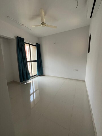 Room in 2 BHK Apartment at Lodha Palava Downtown, Dombivli East – for Rent