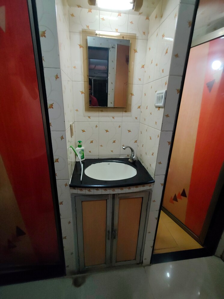 Bathroom, silver-leat-chs 2 Bedroom 1100 Sq.Ft. Apartment In Kandivali East Mumbai 8129654