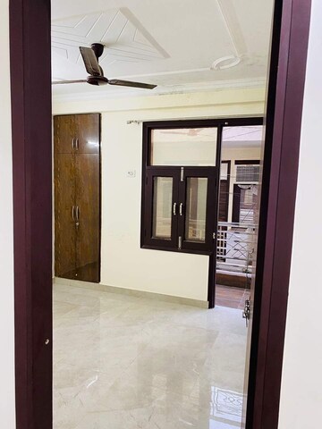 Bedroom in 1 BHK Builder Floor at Chattarpur – for Rent
