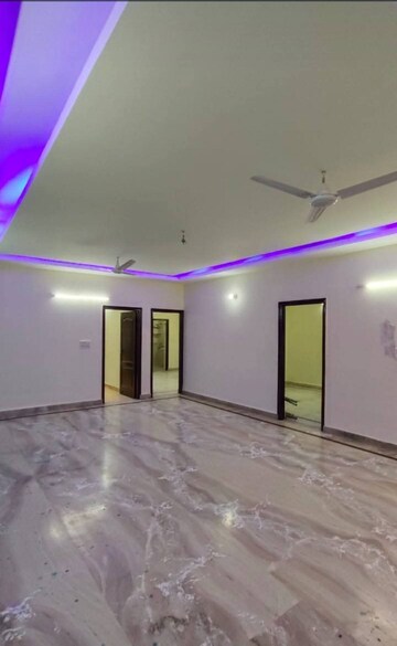 Room in 4 BHK Builder Floor at Srishti Greenfield Homes, Green Fields Colony – for Sale