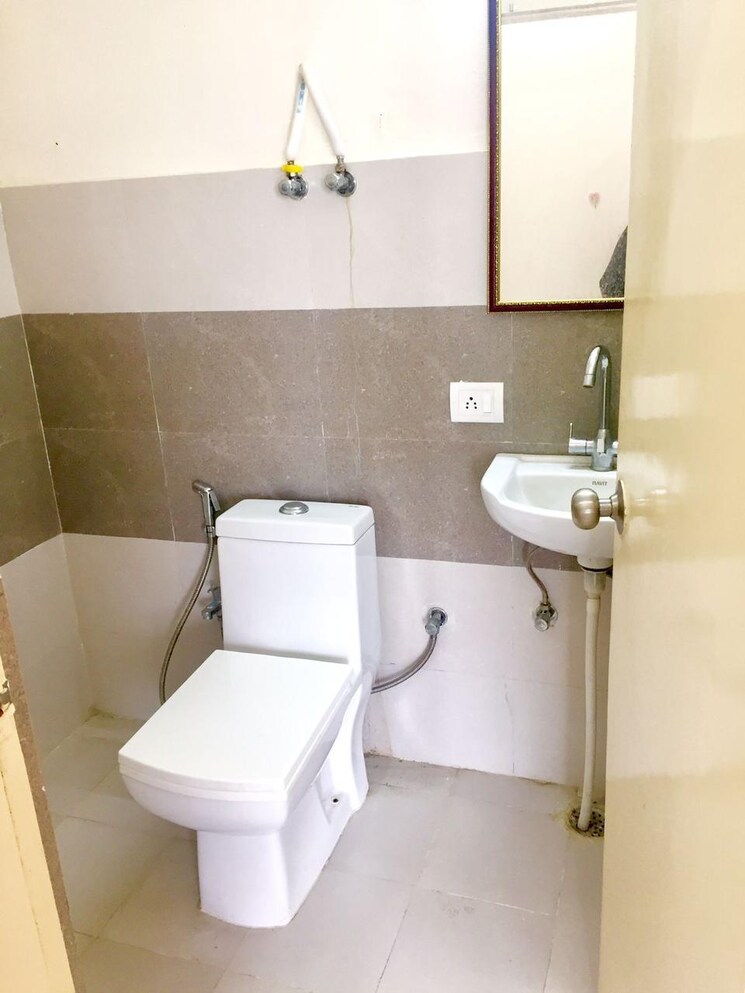Bathroom, gls-arawali-homes 2 Bedroom 780 Sq.Ft. Apartment In Sohna Sector 4 Gurgaon 8129703
