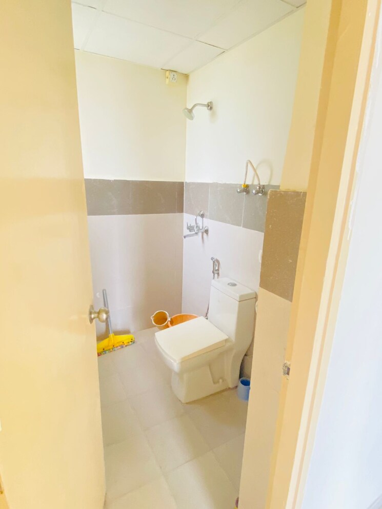 Bathroom, gls-arawali-homes 2 Bedroom 780 Sq.Ft. Apartment In Sohna Sector 4 Gurgaon 8129703