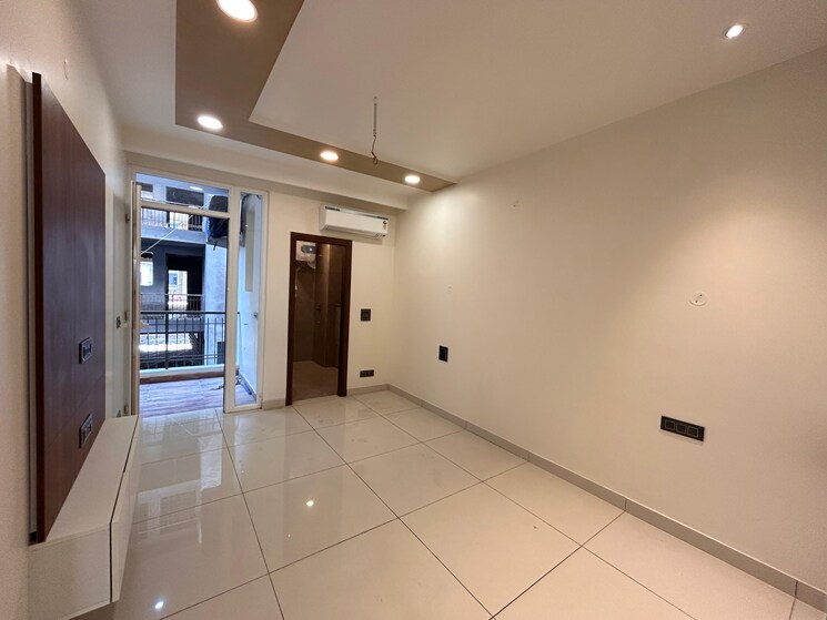 Room, sector 116 3 Bedroom 2018 Sq.Ft. Apartment In Sector 116 Mohali 8129736