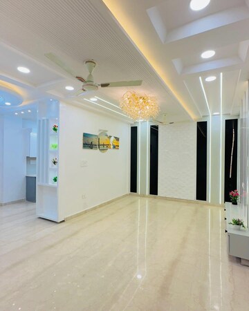 Room in 3.5 BHK Builder Floor at Shastri Nagar – for Rent