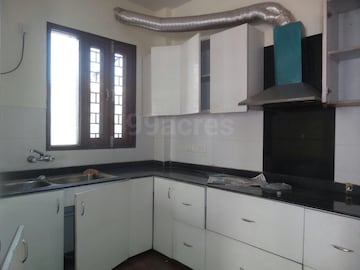Kitchen in 3.5 BHK Builder Floor at Unitech Arcadia, South City 2 – for Rent