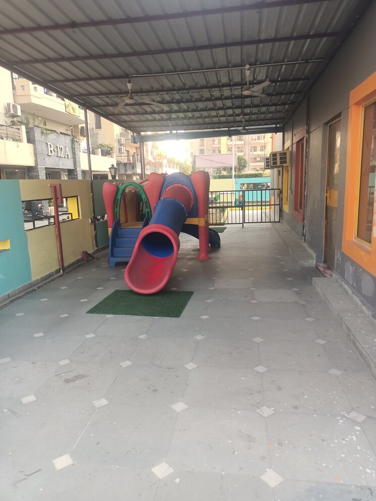  Parking, rps-savana Commercial Office Space in IT/SEZ 980 Sq.Yd. In Sector 88 Faridabad 8129809