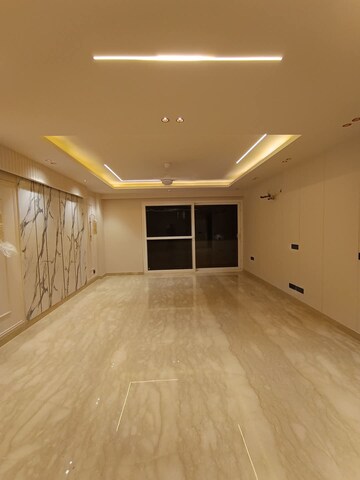 Room in 2 BHK Apartment at Emaar Emerald Estate, Sector 65 – for Rent