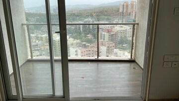 Room in 2 BHK Apartment at JP Decks, Goregaon East – for Rent