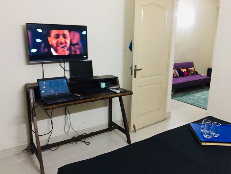 Master Bedroom, aims-golf-city 2.5 Bedroom 1150 Sq.Ft. Apartment In Sector 75 Noida 8129888