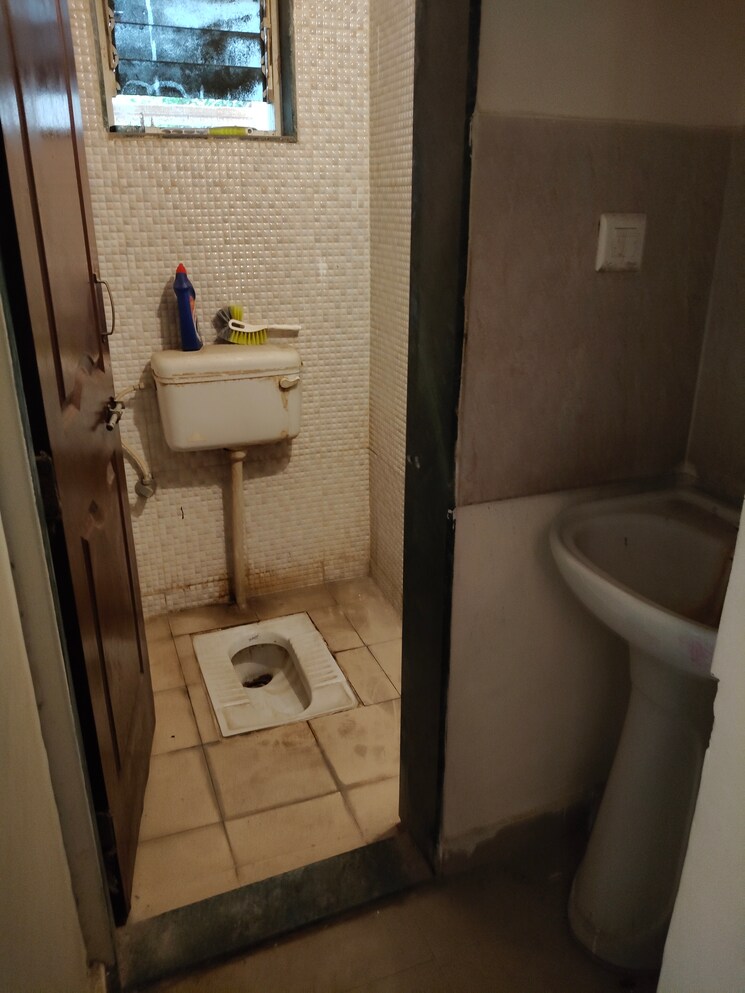 Bathroom, g-s-icon-residency 1 Bedroom 620 Sq.Ft. Apartment In Undri Pune 8130019