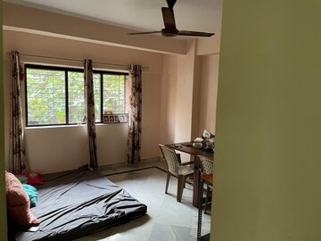 Bedroom in 2 BHK Apartment at Prabhadevi – for Rent