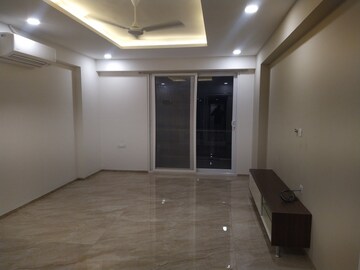 Room in 3 BHK Apartment at O2 Square Residences, Nanakramguda – for Rent