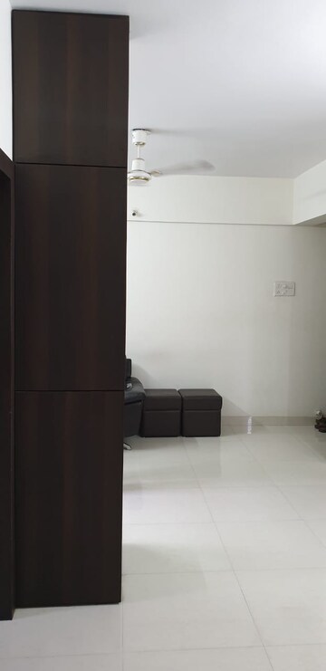 Room in 2 BHK Apartment at Samarth 61 Ideal, Kothrud – for Rent