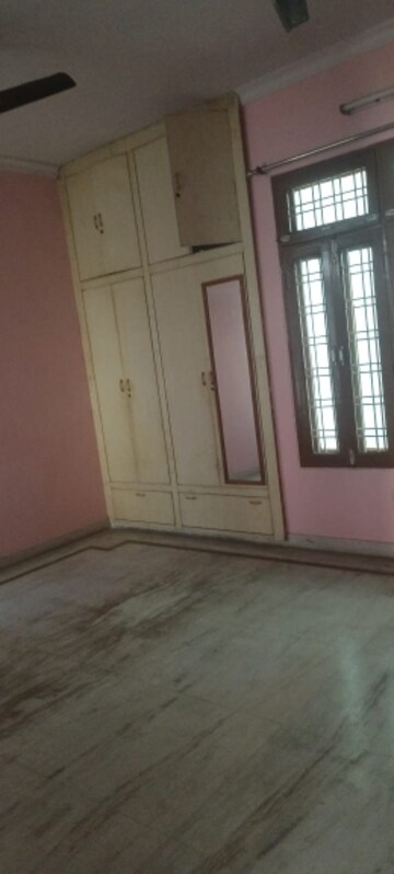Building Lobby in 2 BHK Builder Floor at Sahar Plaza Indira Nagar, Indira Nagar – for Rent