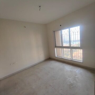 Room in 1.5 BHK Apartment at Dosti West County, Balkum Pada – for Rent
