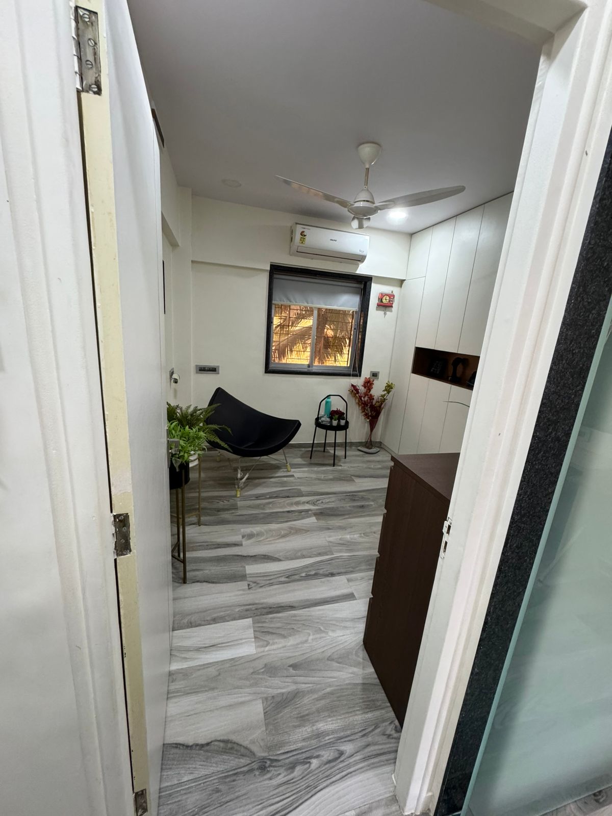 1 BHK + Pooja Room Apartment For Sale in Nishant Building