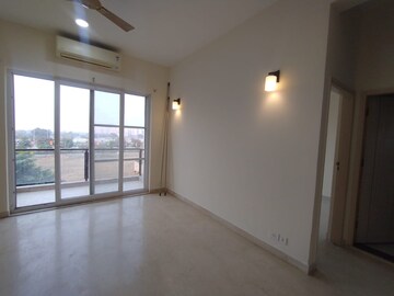 Room in 3 BHK Apartment at Ansal Sushant Estate, Sector 52 – for Rent