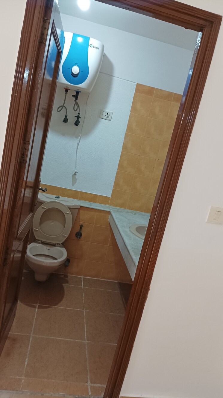 Bathroom, ats-green-village 3 Bedroom 1750 Sq.Ft. Apartment In Sector 93a Noida 8130215