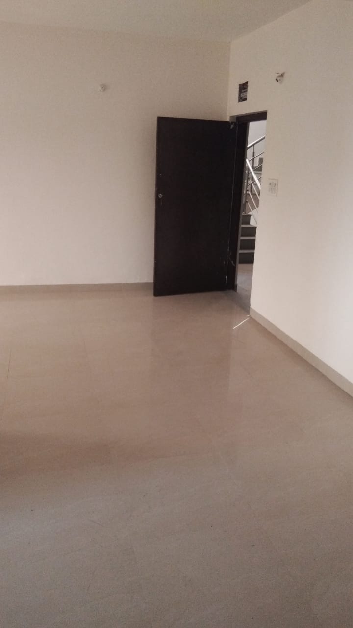 2 BHK Apartment For Sale in Shri Kirana Hights