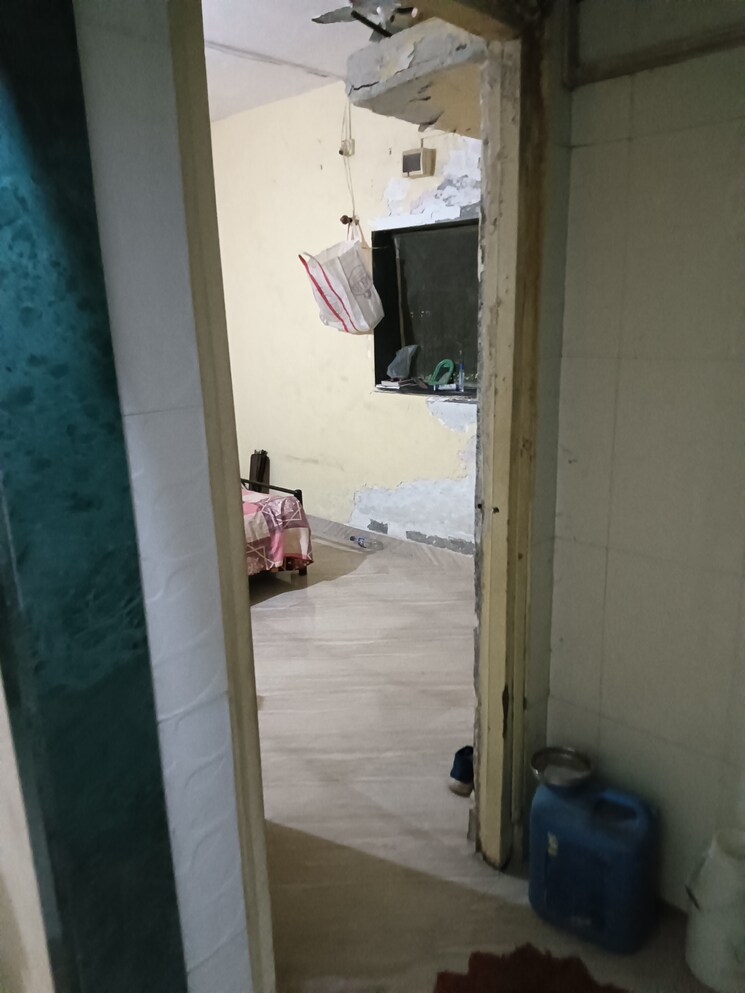 Room, dombivli west 1 Bedroom 600 Sq.Ft. Apartment In Dombivli West Thane 8130261