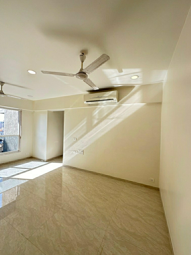 6 BHK 4272 Sq.Ft. Apartment in Evershine Jewel