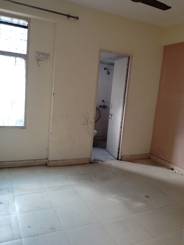 Room in 3 BHK Apartment at Adore Happy Homes, Sector 86 – for Rent