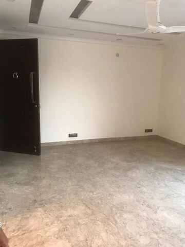 Room in 3 BHK Builder Floor at New Friends Colony – for Rent