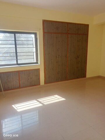 Room in 3 BHK Apartment at Morabadi – for Rent