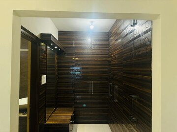 Furnished Amenities in 3 BHK Apartment at Shanthi Nagar – for Rent