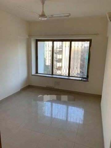 Room in 2 BHK Apartment at Ravi Solitude, Mahim – for Rent