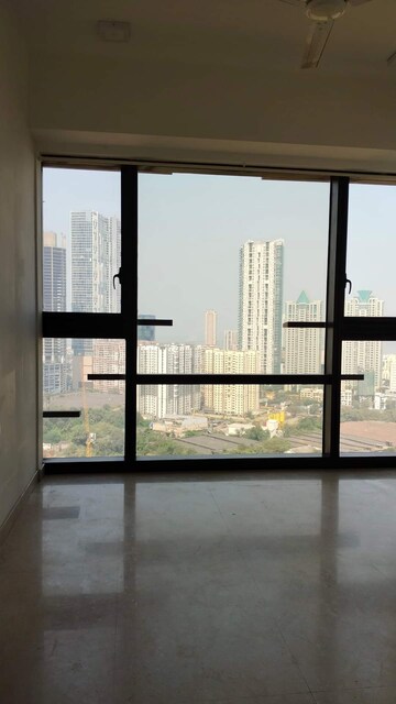Room in 4 BHK Apartment at Rustomjee Crown, Prabhadevi – for Rent