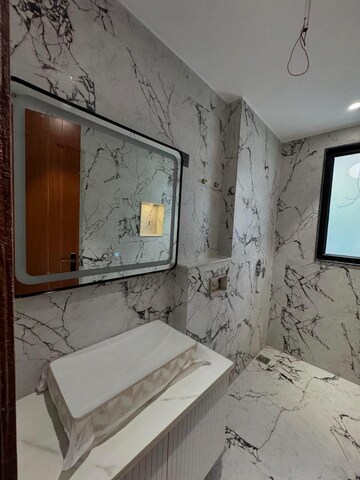 Bathroom in 4 BHK Builder Floor at Unitech South City 1, South City 1 – for Sale