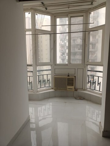 Room in 3 BHK Apartment at South Extension – for Rent