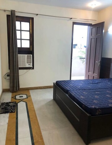 Bedroom in 2 BHK Apartment at Sector 26 – for Rent