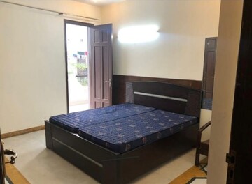 Bedroom in 2 BHK Apartment at Sector 26 – for Rent