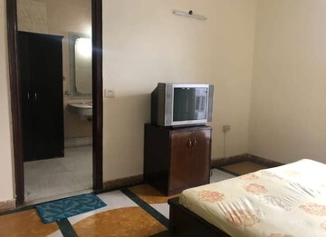 Bedroom in 2 BHK Apartment at Sector 26 – for Rent