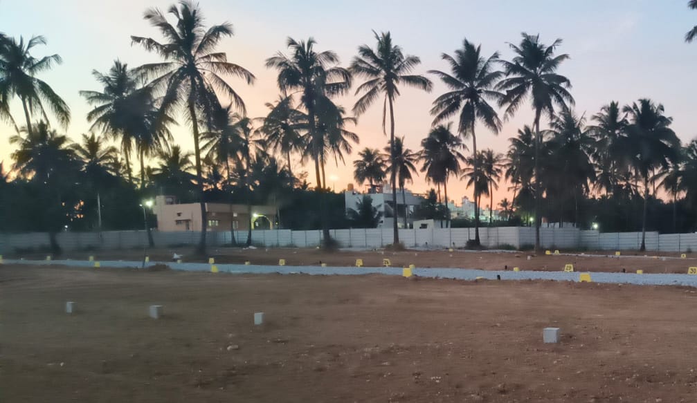 Plot For Sale in Us Villa 