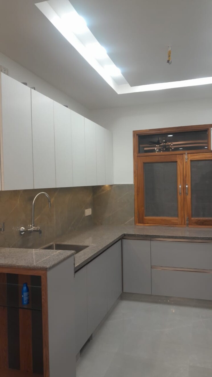 Kitchen, vipul-world-floors 3 Bedroom 1550 Sq.Ft. Builder Floor In Sector 48 Gurgaon 8130582